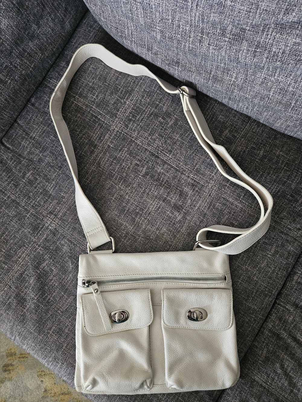 Danier Soft Leather Crossbody White Bag Real Leather Multi Pocket Purse.